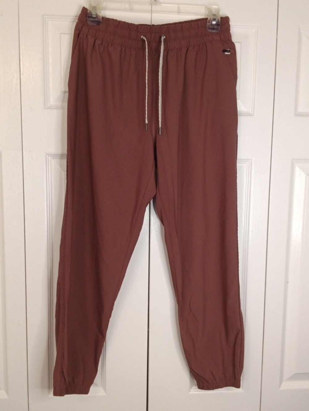 Vuori Weekend Jogger Pants Women Terracotta Athleisure Lightweight Lounge